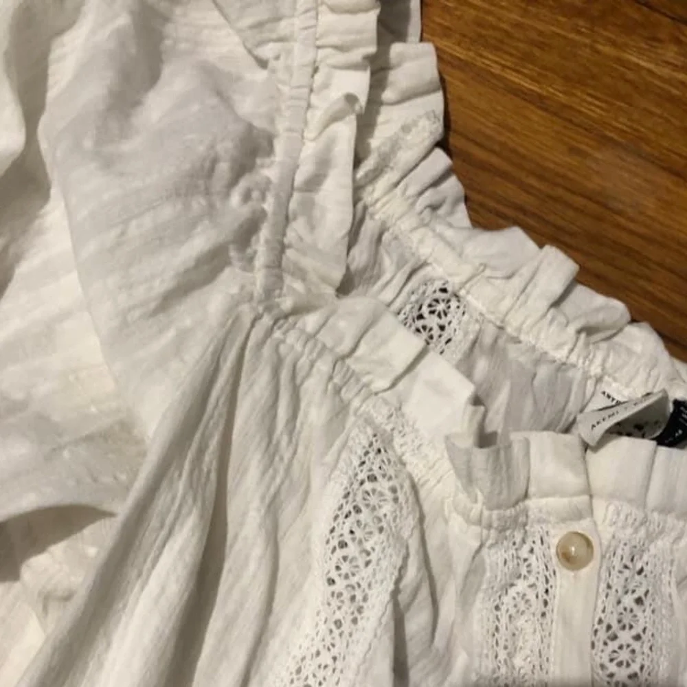 Nwt 14 Anthropologie Akemi + Kim white lace, elastic waist, off-shoulder - Picture 2 of 4